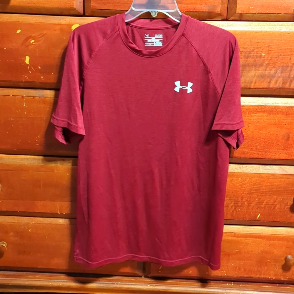 Under Armour Men's Shorts Sleeve Tee Medium Maroon